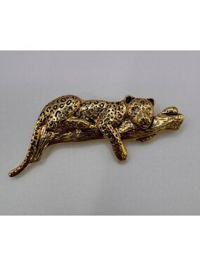 Vintage Gold Tone Leopard Brooch Black Enamel Rhinestone Eyes Figural
